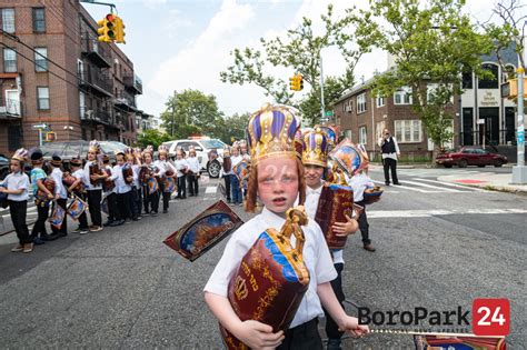 Gallery Satmar Day Camp Of Boro Park Rejoices With The Holy Torah At A