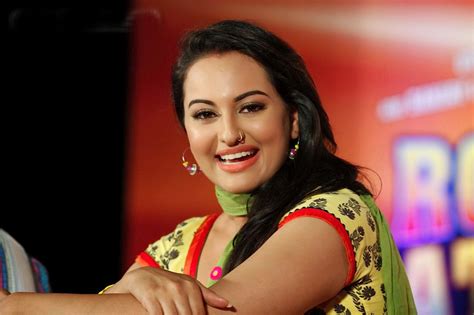 Sonakshi Sinha Hot Hd Wallpapers 6 High Resolution Pictures