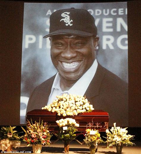 Womenstyles Fans Pay Tribute To Late Actor Michael Clarke Duncan