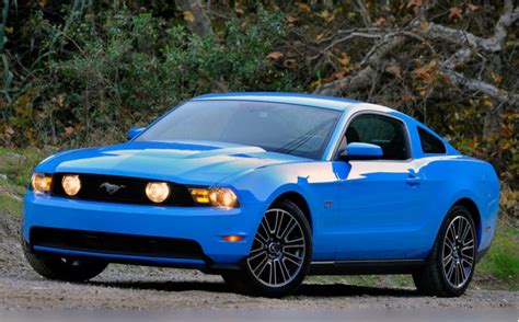 Review 2010 Ford Mustang