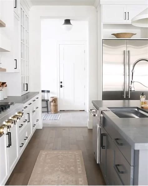 Here are 2 ideal mudroom designs using ikea cabinets. Pin by Jessica Brown on decorate {mudroom} in 2020 ...