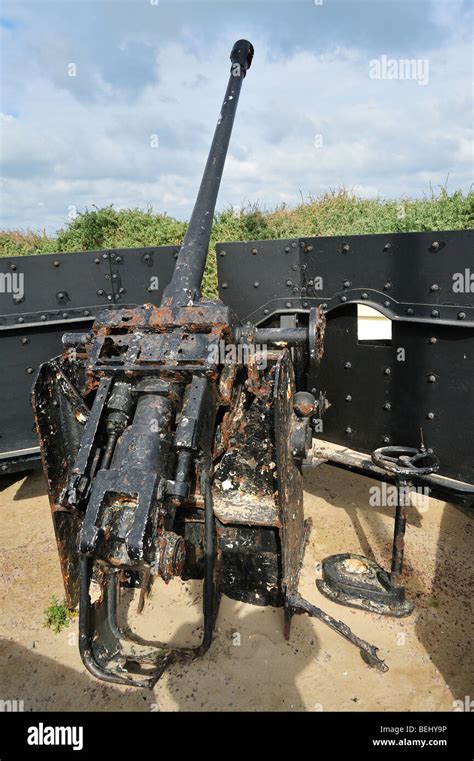l allemand seconde guerre mondiale deux canon anti aérien près de la ww2 utah beach musée du