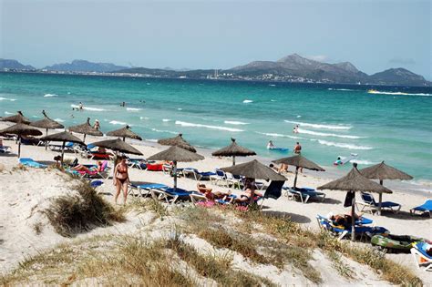 Unfälle auf Mallorca Deutscher Urlauber stirbt nach Bad im Meer