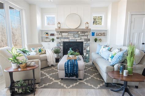 Traditional Coastal Cottage Living Room Reveal Moms