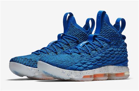 Lebron james' voice is speaking larger and larger volumes off the court, and he's got the kicks to match his inspirational words. Nike LeBron 15 HWC Hardwood Classics - Sneaker Bar Detroit