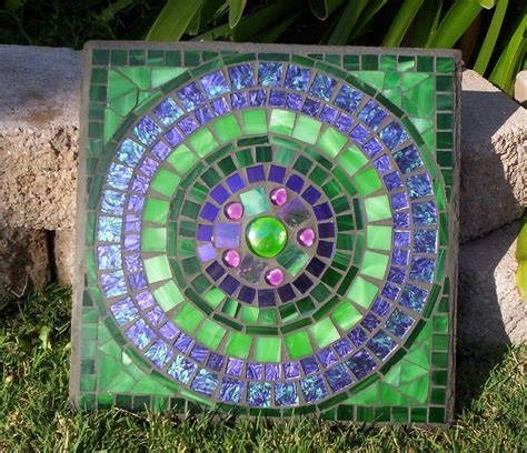Mosaic Stepping Stone With Images Mosaic Garden Art Mosaic