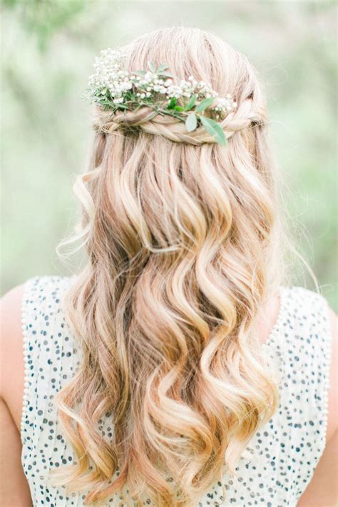 Romantic Country Getaway Wedding Inspiration Wedding Guest Hairstyles