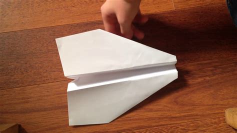 Comment Faire Un Avion En Papier Qui Vole Loin Et Longtemps