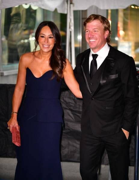 Fixer Upper S Joanna Gaines And Chip S Marriage Everything We Know