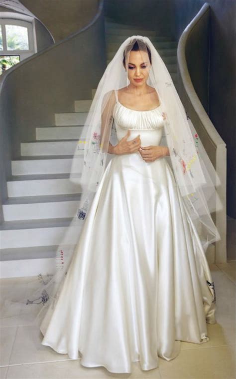 Https://tommynaija.com/wedding/angelina Jolie Pitt Wedding Dress