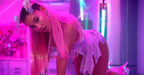 Christmas came early for ariana grande who clocked up 5.7 billion streams on spotify this year. Ariana Grande Drops '7 Rings': Twitter Reacts, Feels Broke