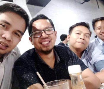 Mereka bertelekan di atas permadani yang sebelah dalamnya dari sutra. Maka Nikmat Tuhanmu yang Manakah yang Kamu Dustakan - Joko ...