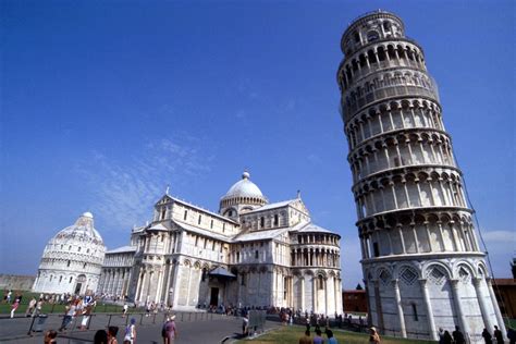 باي مدينة يقع برج بيزا فطحل من 8 حروف. إكتشف سبب ميلان برج "بيزا" الإيطالي