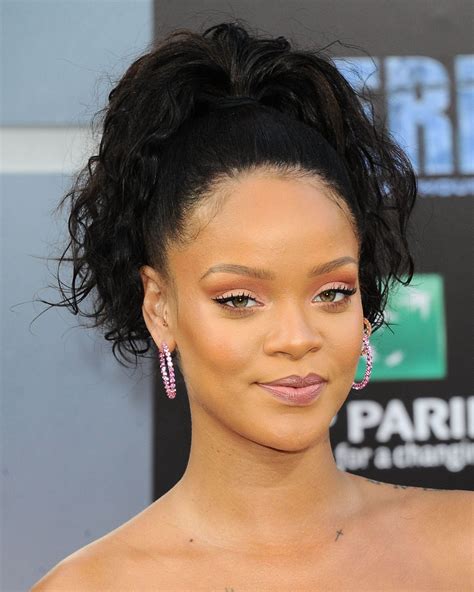 Rihanna Ellemag Side Ponytail Hairstyles Side Ponytails Headband