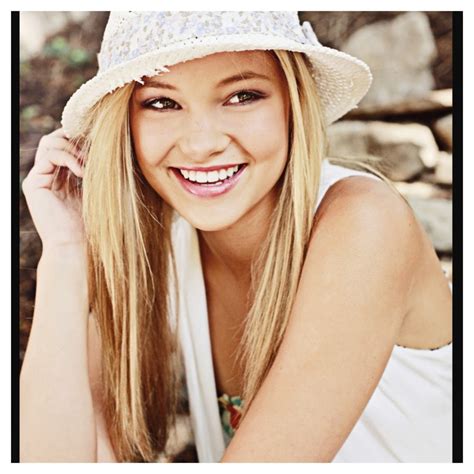 Olivia Holt With Cute Hat And Outfit Olivia Holt Holt Celebrities