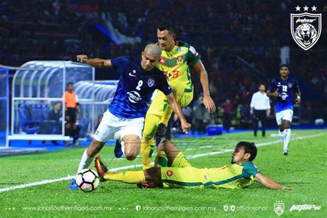 Piala malaysia 2015 separuh akhir ke dua stadium darulaman 6 dec 2015. Datuk M. Karathu Pilih JDT Dan Kedah Mara Ke Perlawanan ...