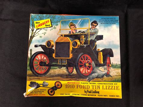 The Lindberg Line 1910 Ford Tin Lizzie Motorized Plastic Model