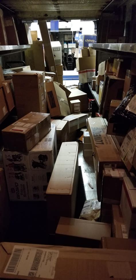 Anyone else have POS loaders who just dont give a shit? : r/Fedexers