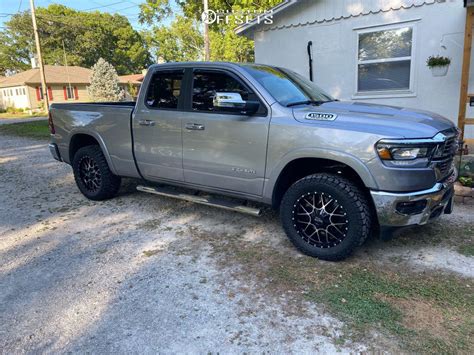 2020 Ram 1500 With 20x9 18 Moto Metal Mo986 And 33125r20 Kenda Klever