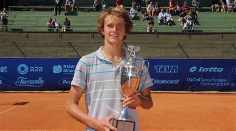 Rising german star alex zverev confesses to some peculiar superstitions and reveals one thing he can't travel without. Bonfiglio 2013, Zverev conquista Milano - Il Tennis Italiano