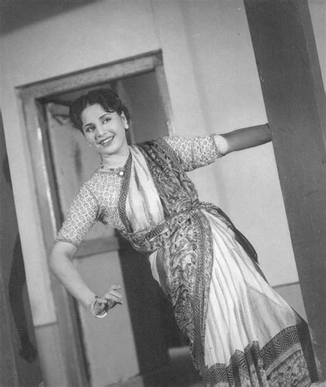 geeta bali in film albela vintage bollywood indian retro saree