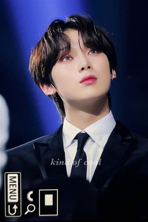 𝐤𝐢𝐧𝐝 𝐨𝐟 𝐜𝐨𝐨𝐥 on Twitter | Mma, Music awards, Guys