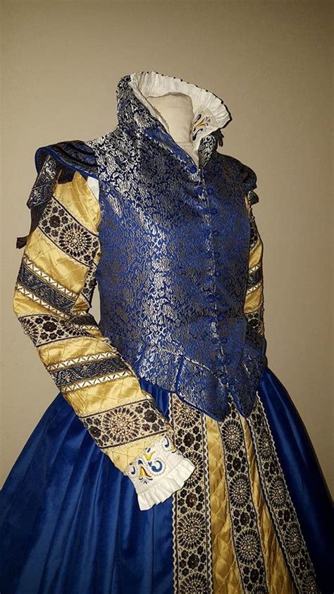 Womens Plus Sized Renaissance Dress Elizabethan Tudor Etsy