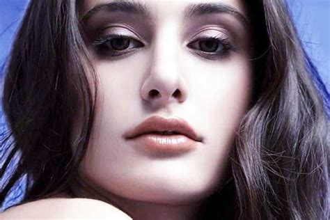 Beautiful Indian Actress Nargis Fakhri Hd Wallpapers 12