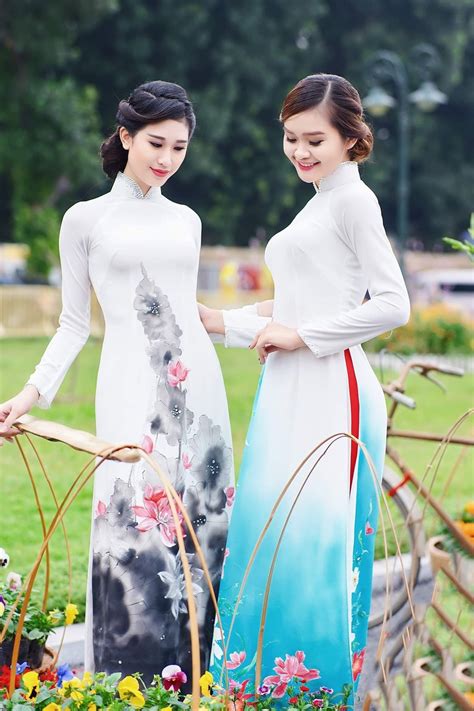 Pin by Tr Tr on Vietnamese traditional dress | Vietnamese traditional dress, Vietnamese dress ...