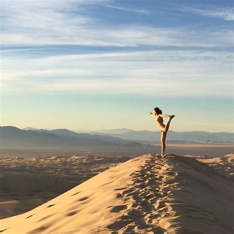 Girlsdoingyoga Wonderhussy Naked In The Sunshine Atop A Sand Dune In The Mojave Desert Nudist