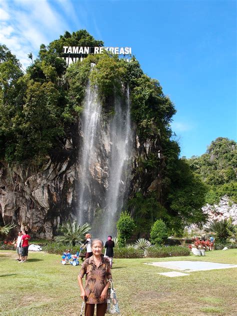 The park covers a long area of 30.35 hectares, almost half of which consists of lake. Xing Fu: VISIT TO GUNUNG LANG IPOH PART I