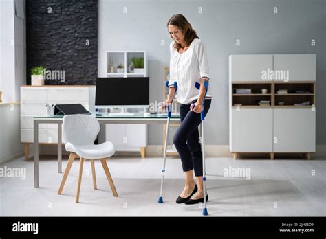 Girl On Crutches Hi Res Stock Photography And Images Alamy