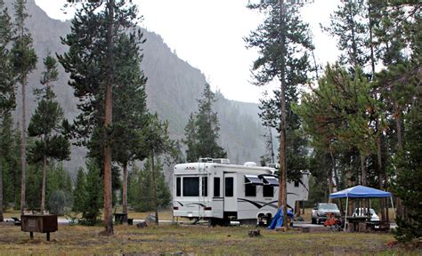 The Ultimate Guide To Yellowstone National Park Camping Alex On The Map