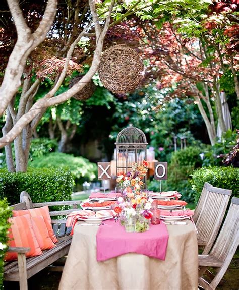 We love the idea of a charming garden wedding! Memorable Wedding | how to make your wedding unique and ...