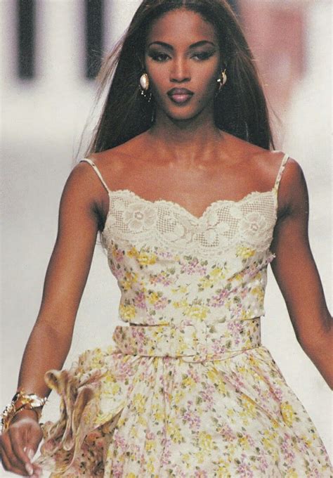 40 Naomi Campbell 90s