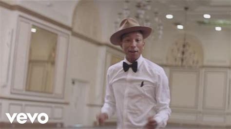 Pharrell Williams Happy Official Music Video Vêtements Mode