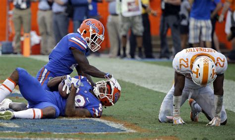 Or, you can sit back, let us do the research for you, and select one of the. 2017-18 College Football Week 3 Betting Recap | Sports ...