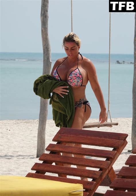 Hot Katie Price Shows Off Her Sexy Boobs On The Beach In Thailand Photos Jihad Celeb