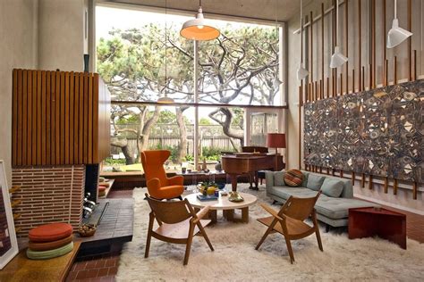 31 Comfortable And Modern Mid Century Living Room Design Ideas