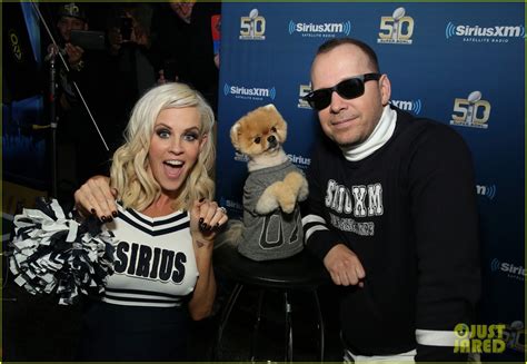 Jenny Mccarthy Donnie Wahlberg Are Adorable Super Bowl Cheerleaders