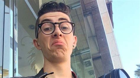 Youtuber Sam Pepper Hit With Sexual Harassment Claims After Ass Pinch Prank