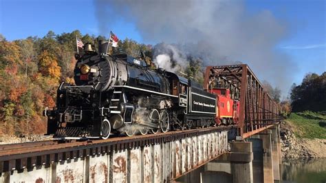 Norfolk Southern — Great Smokey Mountains Railroad No 1702 Pulls The