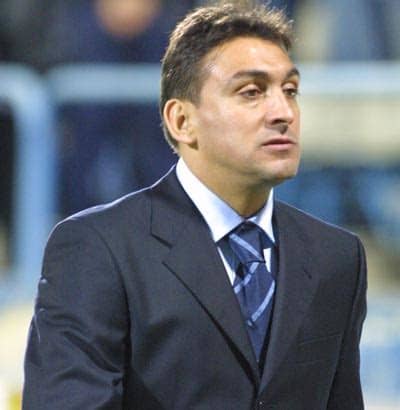 His contract with west ham was broken, leaving him free agent. Romania online: Cand s-a nascut Ilie Dumitrescu