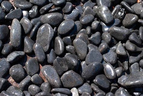 Ebony Black Pebbles 15 30mm Offerton Sand And Gravel