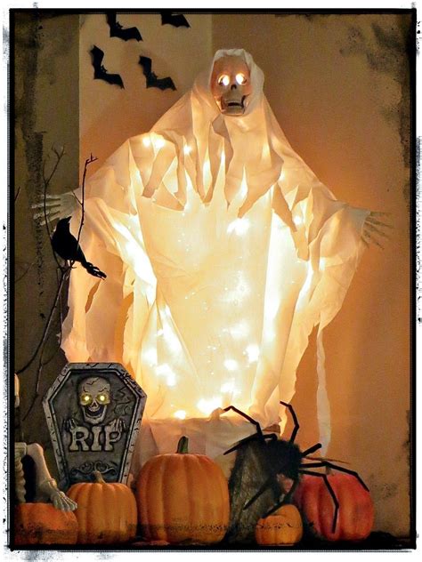 Easy Diy Tomato Cage Ghost Spooky Halloween Decorations Homemade Halloween Props Diy