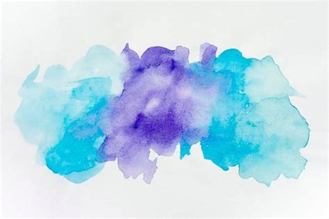 Fondo De Pintura De Manchas De Acuarela Azul Y Violeta Foto Premium