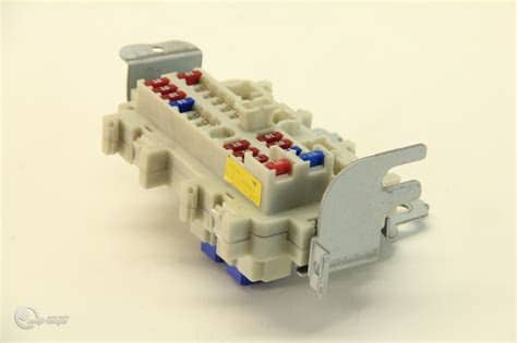Infiniti G35 Coupe 05-07 Under Dash Fuse Box 2005 2006 ...