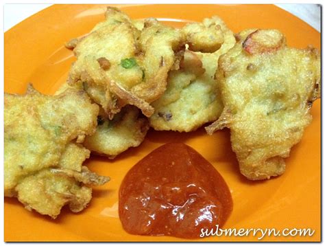 Crunchy on the outside and soft on the inside, they won't last long on the kitchen table as we would usually gobble them all up in no time. Cucur Ikan Bilis Recipe (Anchovies Fritters) « Home is ...