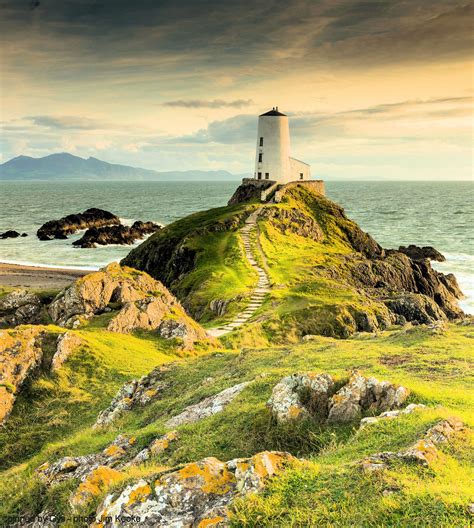 Llanddwyn Island Lighthouse Anglesey Wales Uk Island Lighthouse