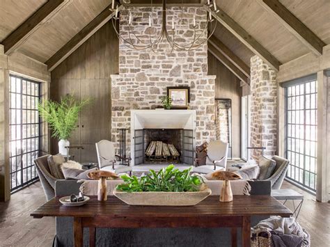 Talking about living room, there will be lot of things you need to consider. 20 Best Classic Country Living Room Decor - AllstateLogHomes.com